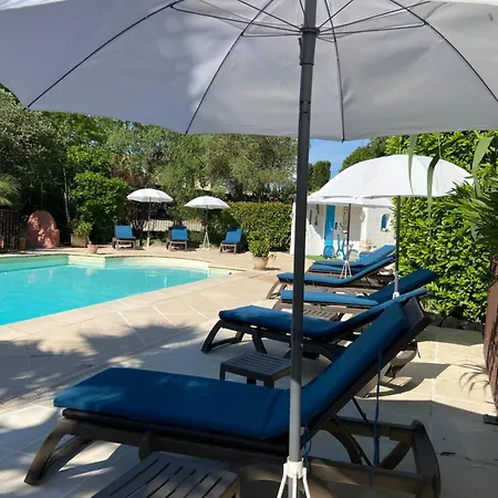 Hotel Logis La Bastide Des Golfs