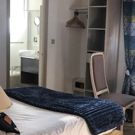 Logis La Bastide Des Golfs מלון 3*