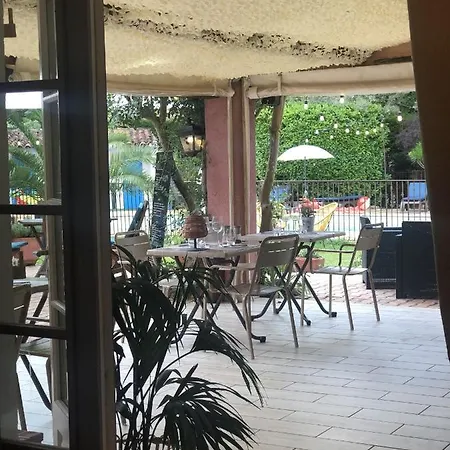 מלון Logis La Bastide Des Golfs