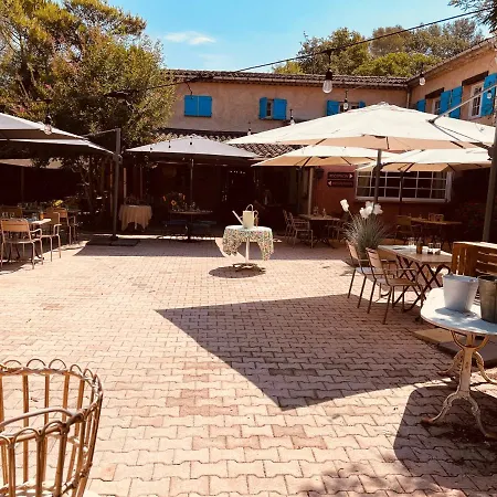 Hotel Logis La Bastide Des Golfs