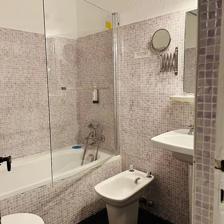 Logis La Bastide Des Golfs מלון 3*