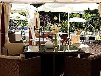 Hotel Logis La Bastide Des Golfs Mouans-Sartoux